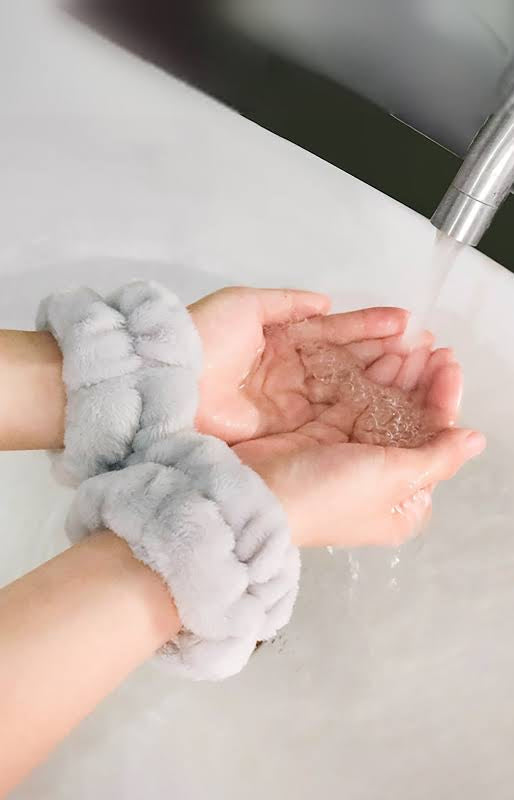 Wrist Bands for Drip Free Washing