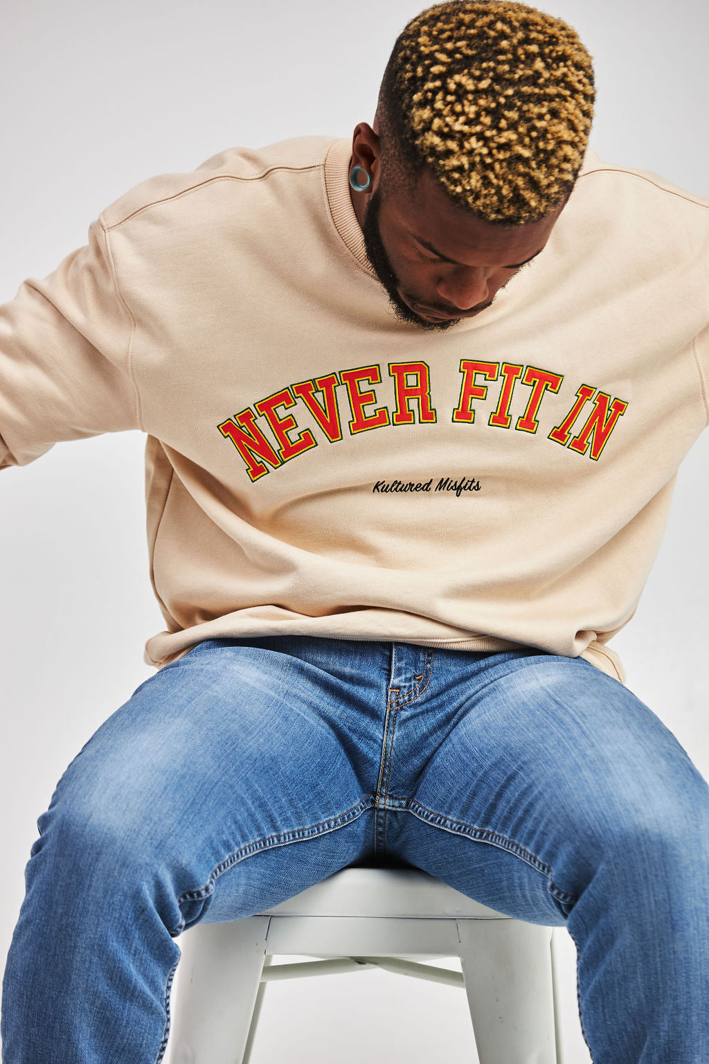 NEVER FIT in VINTAGE CREWNECK / BUTTERCREAM