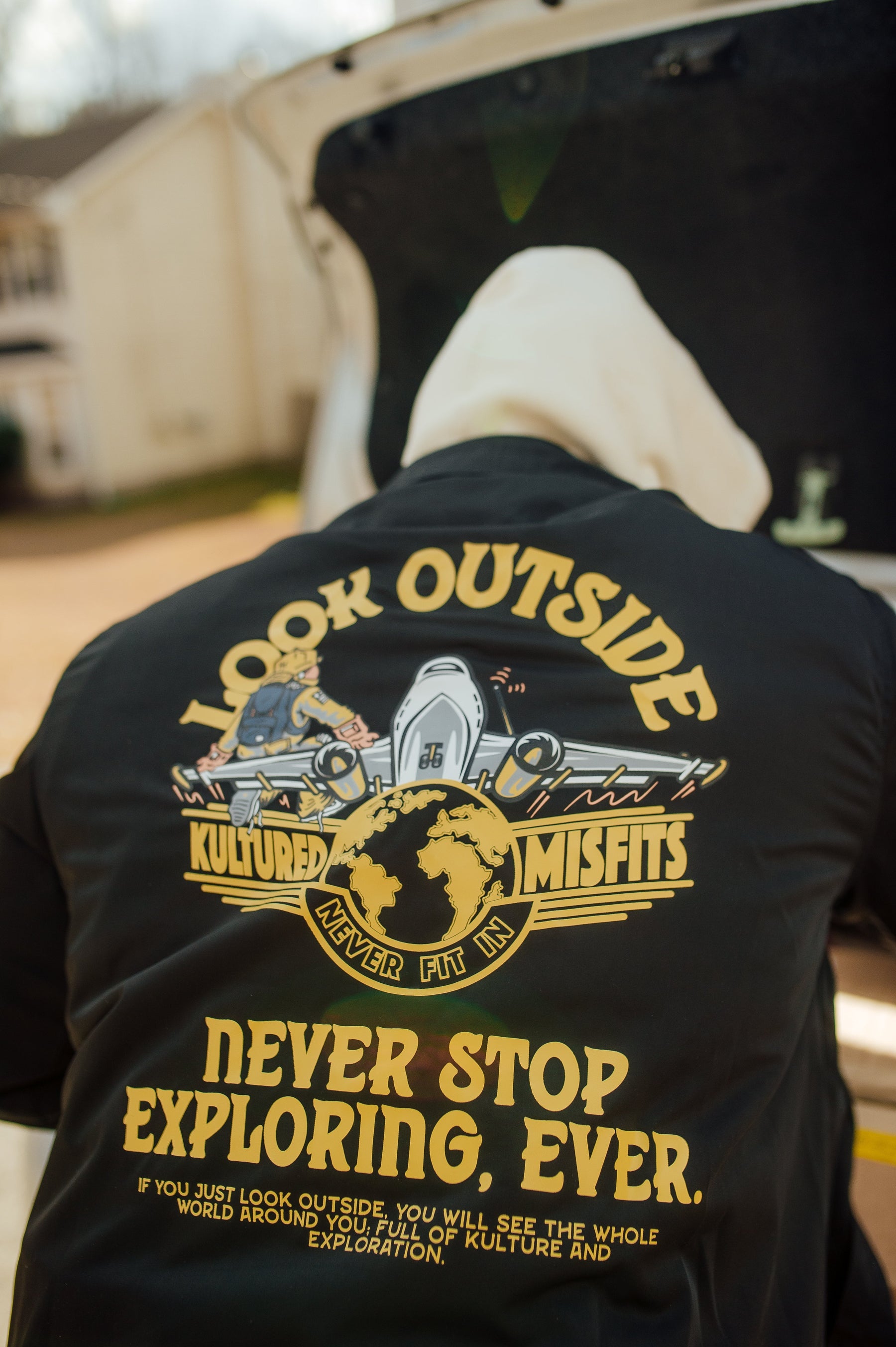 LOOK OUTSIDE COACHES JACKET (SHAQ X QUAVO X KM COLLAB) / BLACK