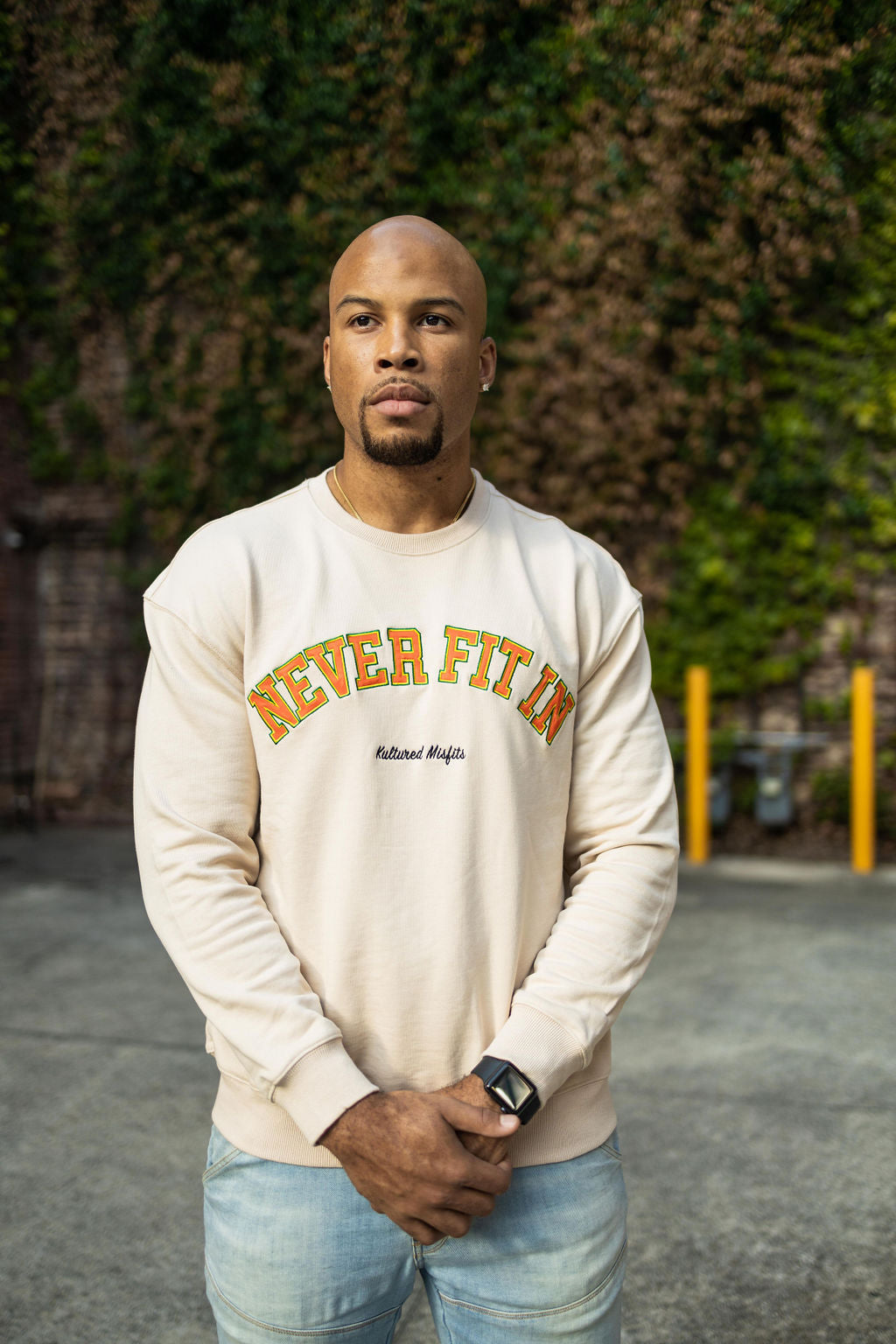 NEVER FIT in VINTAGE CREWNECK / BUTTERCREAM