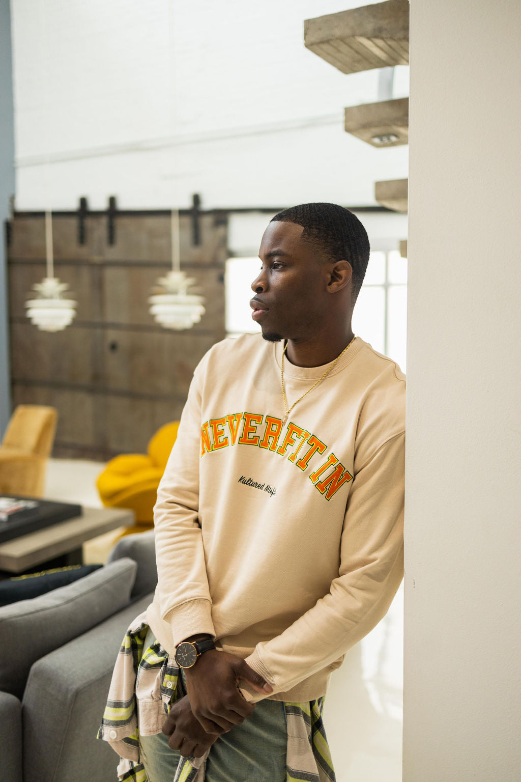 NEVER FIT in VINTAGE CREWNECK / BUTTERCREAM